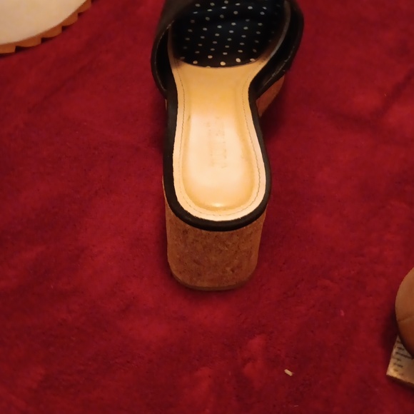 Shoe - Picture 3 of 4